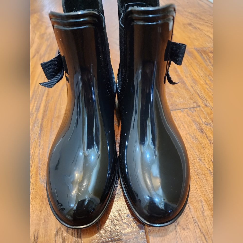 SOLD!  Aldo Girls Rain Boots with Bow